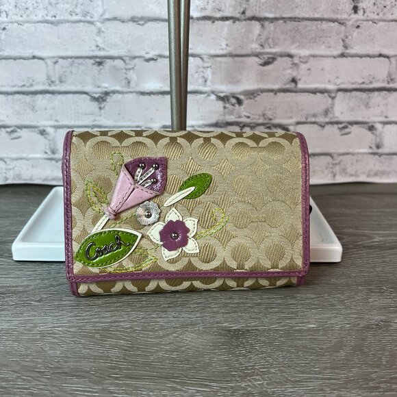 RARE Limited Edition Coach Signature Canvas Calla Lily Appliqué Bi Fold Wallet - Picture 1 of 6